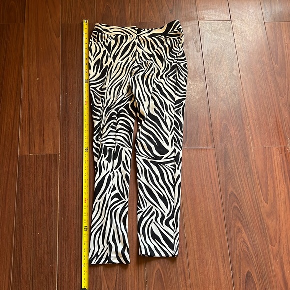 Countess Luann Zebra Print Pants Women's Size 8. - Picture 6 of 10